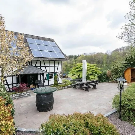 Jagdschloss Stift Ennenbach *