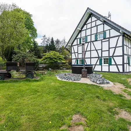 Jagdschloss Stift Ennenbach * Ruppichteroth