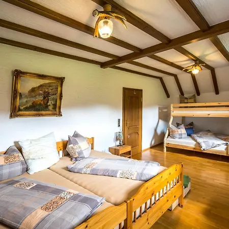 Feriehus Jagdschloss Stift Ennenbach *