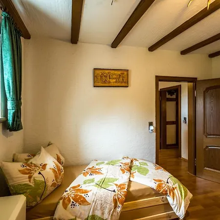 Jagdschloss Stift Ennenbach * Ruppichteroth